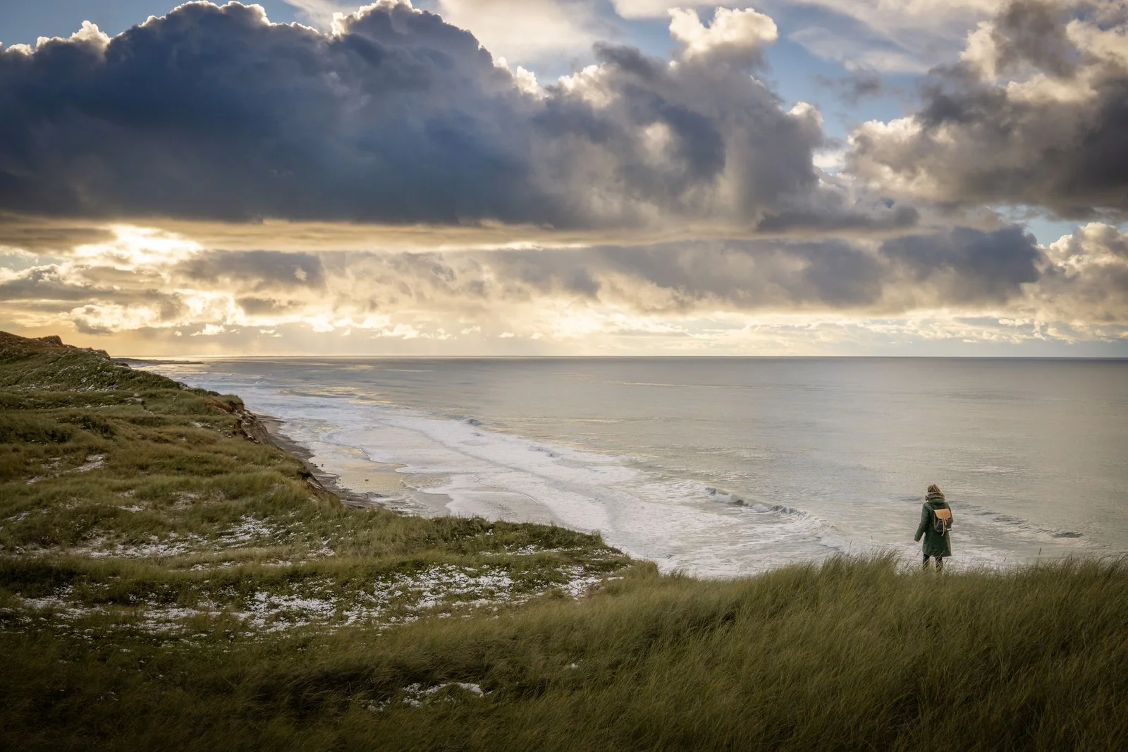 Windige Nordseeküste mit Dünen bei Agger in Dänemark